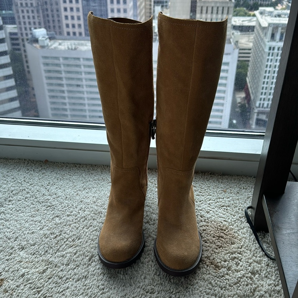 BCBG Boots suede/leather tan👢 size 6.5